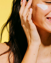 Load image into Gallery viewer, SPF 50+ Face Sunscreen Serum