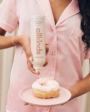 Load image into Gallery viewer, Vanilla Glaze Whipped Shower Foam

